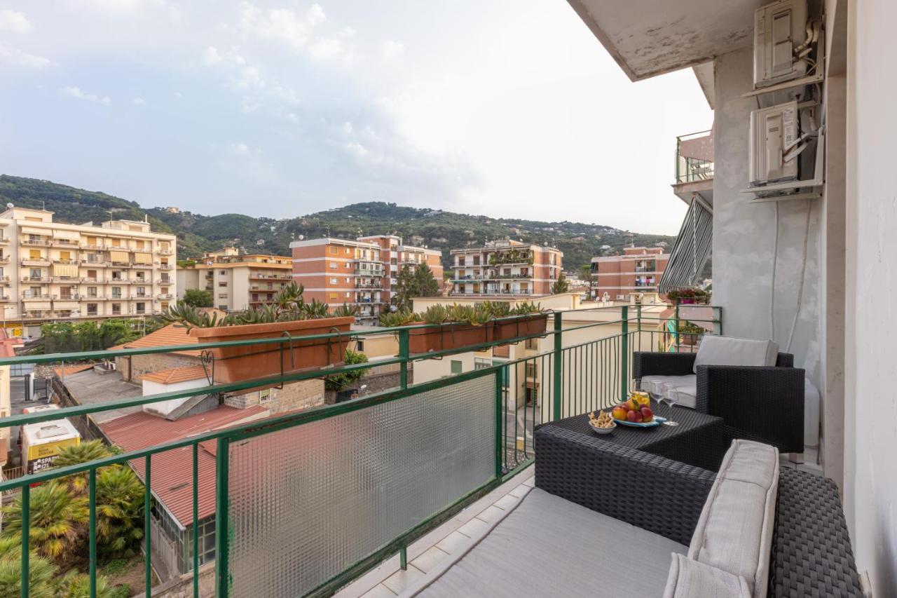 Sorrentovibes - Family Home With Terrace & Amazing View In Sorrento Center Exterior photo