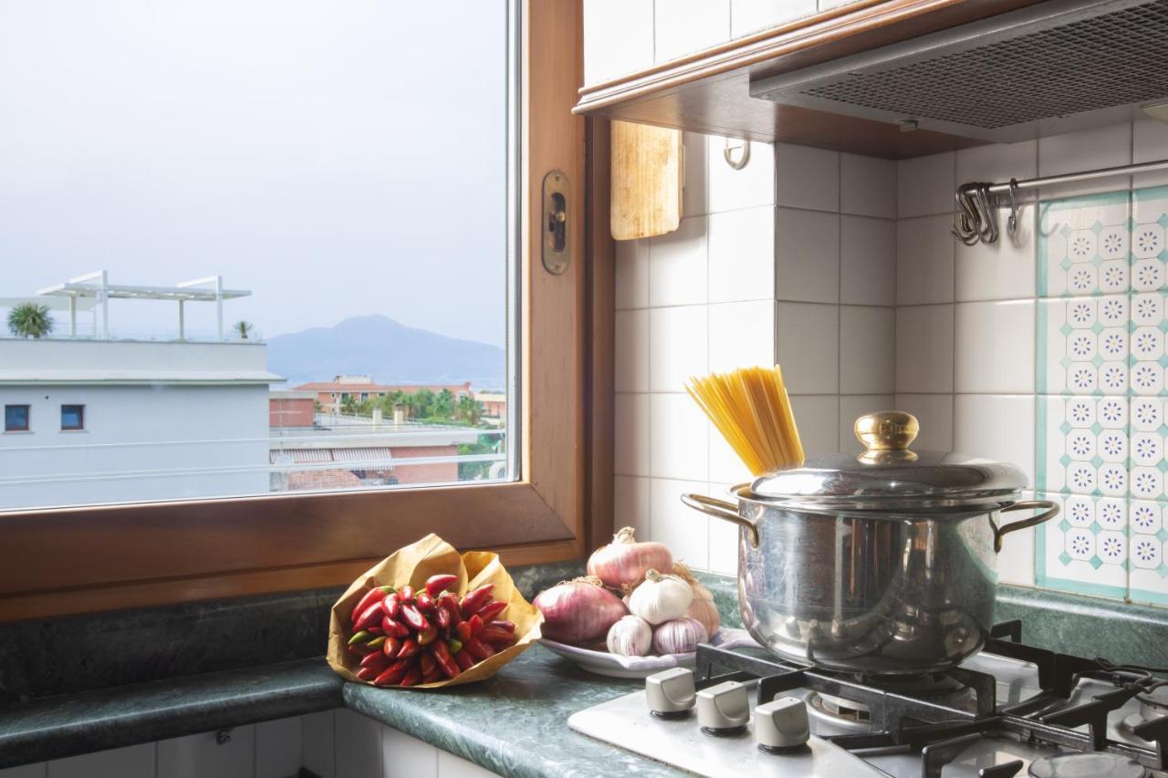 Sorrentovibes - Family Home With Terrace & Amazing View In Sorrento Center Exterior photo
