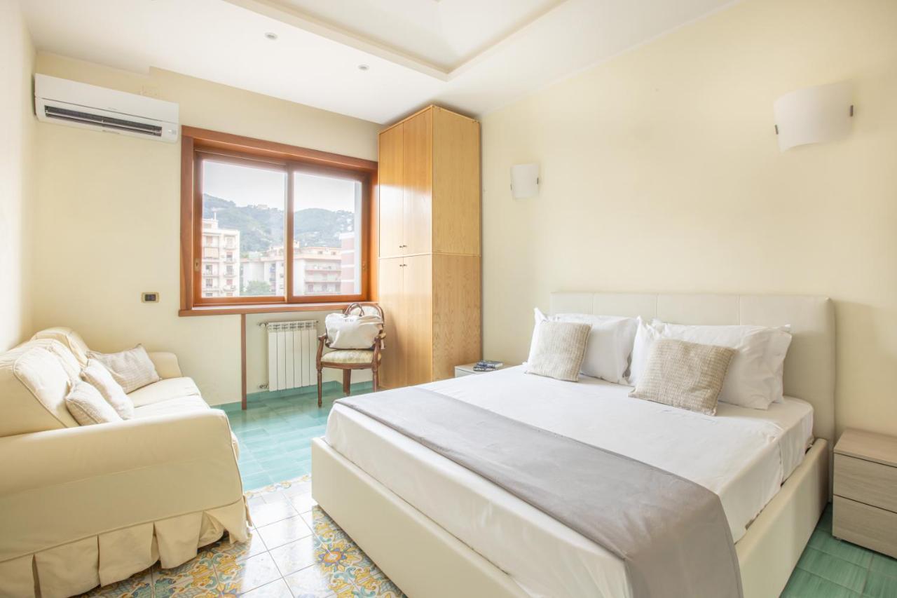 Sorrentovibes - Family Home With Terrace & Amazing View In Sorrento Center Exterior photo